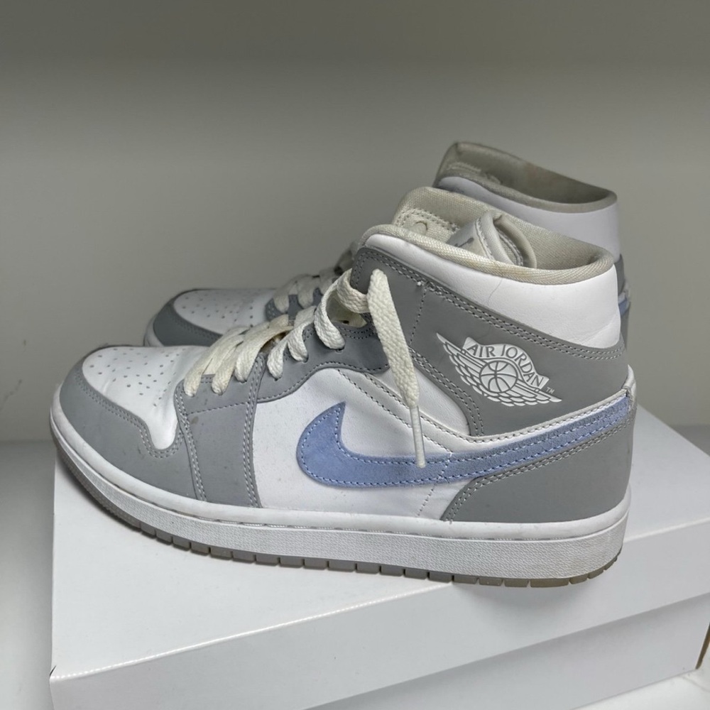 Women’s Air Jordan High Tops – Size 7.5 | Gray, White & Periwinkle Swoosh